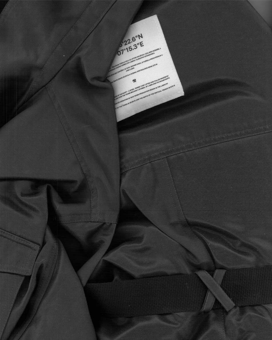 Scanned jacket label detail from Kovari collection.